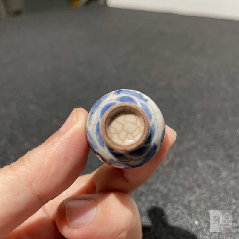 清嘉庆 浆胎青花云龙纹瓶 - 图5